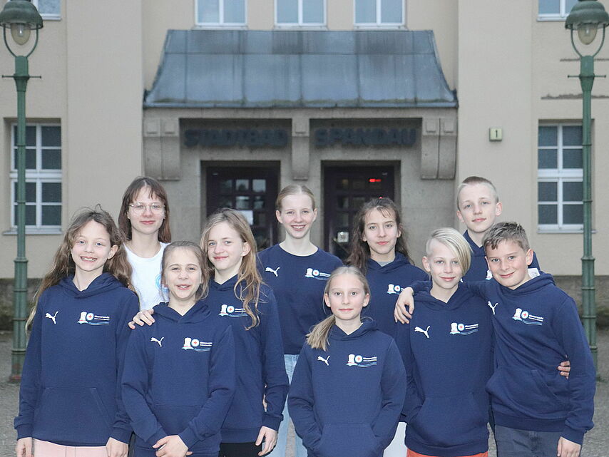 Unser JWR-Team vor dem Bad Spandau Nord